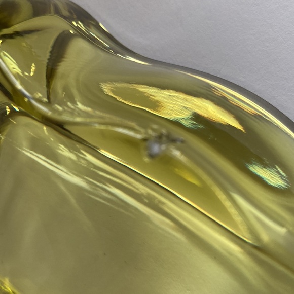 Lovely heavy glass accent dish. - Picture 4 of 8